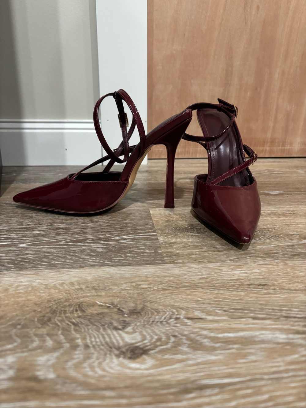 Women's Patent Pointed-Toe Strappy Heels in Burgundy - Picture 3 of 4